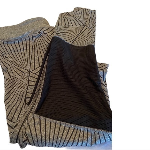 Jockey Pants - SIZE M Jockey Leggings Gray and Black Print